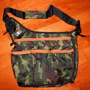 3/$77❤️Diaper Dude Unisex Crossbody Messenger Multi-Pocket Diaper Bag Camouflage